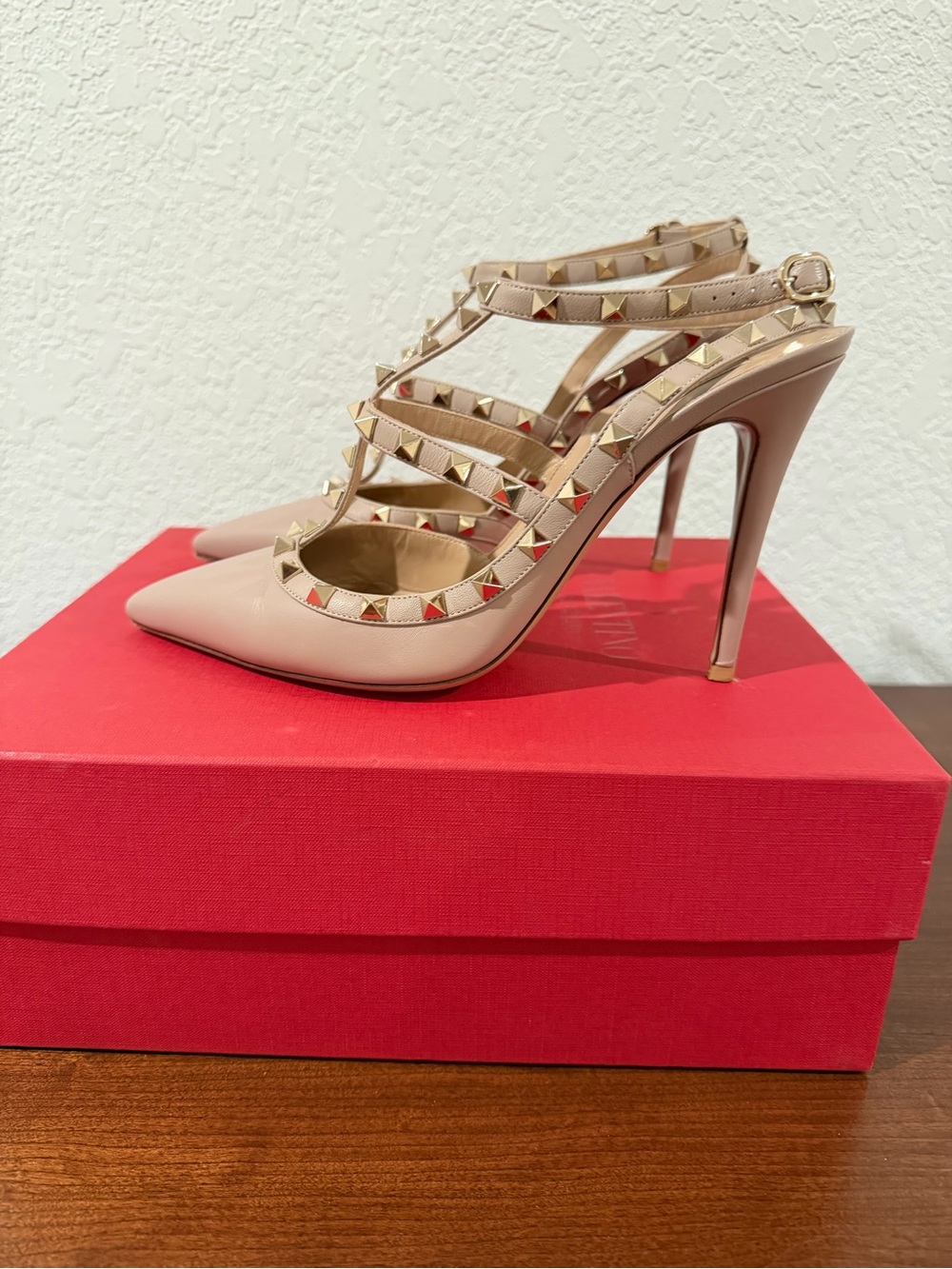 Valentino Rockstud Pump 100mm in Poudre
